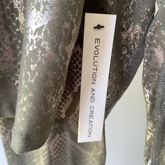 Evolution and Creation Snake Metallic Set - Picture 6 of 7